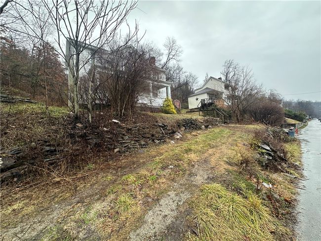 348 3 Rd St, House other with 3 bedrooms, 1 bathrooms and null parking in Webster PA | Image 5