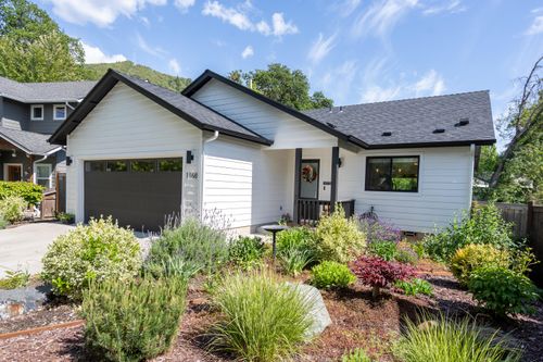 1168 Ne Bonney Doon Lane, Grants Pass, OR, 97526 | Card Image