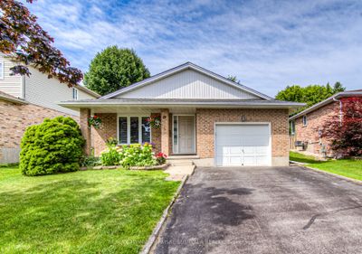 19 Tami Crt, House other with 3 bedrooms, 2 bathrooms and 5 parking in Kitchener ON | Image 2