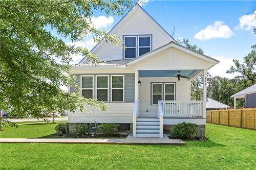 801 Coffee St, Mandeville, LA, 70448-5122 | Card Image