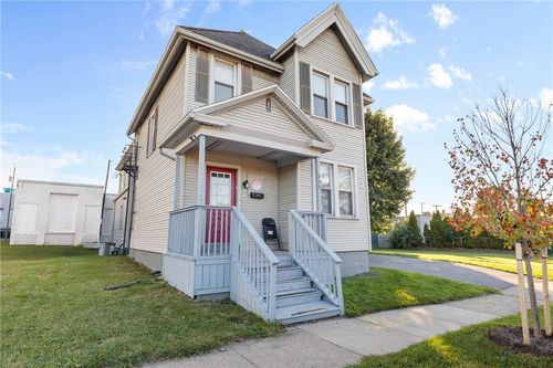 135 Delevan St, Rochester, NY, 14605-2818 | Card Image