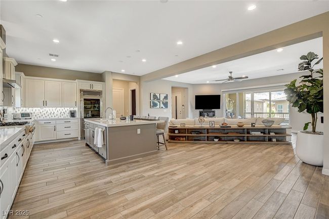 UNIT-1069 - 11280 Granite Ridge Dr, Condo with 4 bedrooms, 5 bathrooms and null parking in Las Vegas NV | Image 18