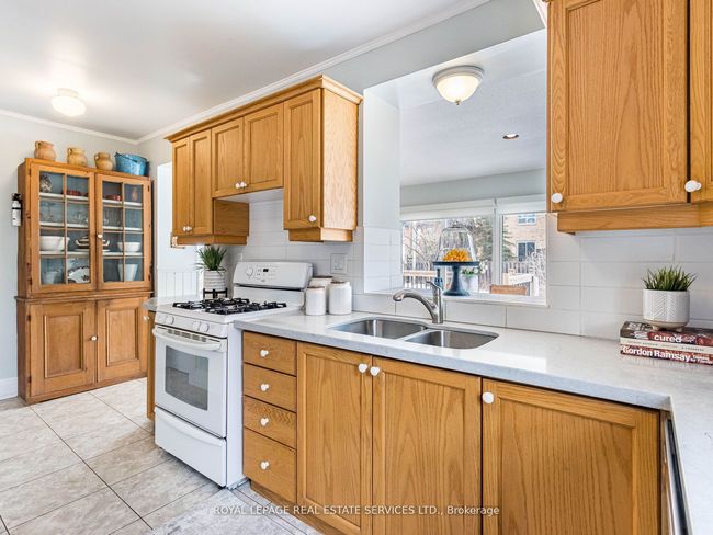 32 Wellington St E, House other with 4 bedrooms, 2 bathrooms and 3 parking in Brampton ON | Image 12