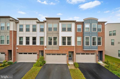 42424 Dogwood Glen Sq, STERLING, VA, 20166-2716 | Card Image