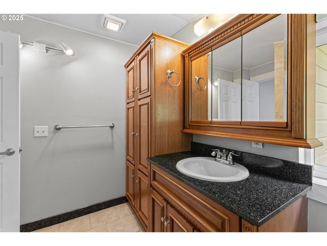 512 4 Th St, House other with 3 bedrooms, 2 bathrooms and null parking in Myrtle Point OR | Image 26