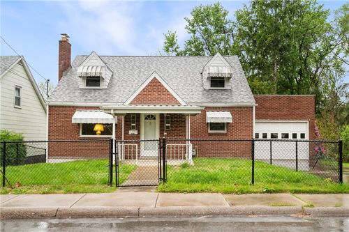 1351 Strawn Ave, New Kensington, PA, 15068-5735 | Card Image