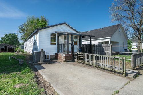 811 W Laurel St, Seymour, IN, 47274-2841 | Card Image