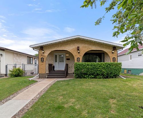 5221 42 Street, Camrose, AB, T4V1A7 | Card Image