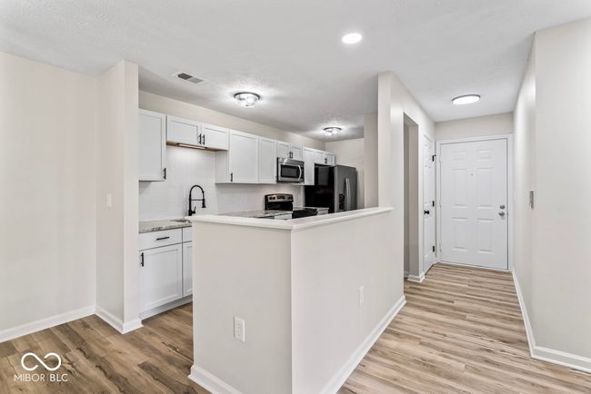 UNIT-104 - 8216 Glenwillow Ln, Condo with 3 bedrooms, 2 bathrooms and null parking in Indianapolis IN | Image 4