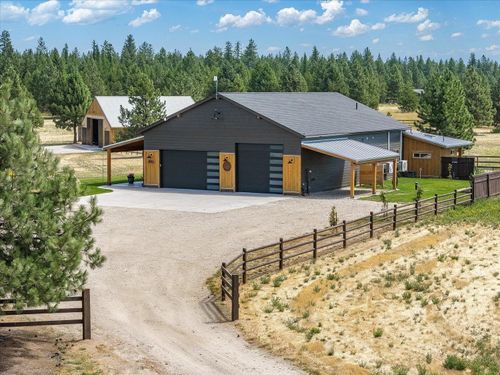 2012 W Maverick Ln, Deer Park, WA, 99006-6063 | Card Image
