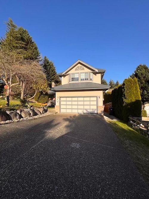 17 Parkdale Pl, Port Moody, BC, V3H4K8 | Card Image