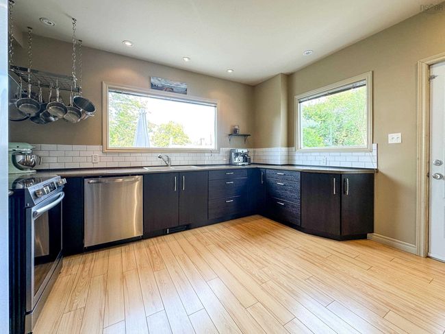 20 Queen St, House other with 4 bedrooms, 2 bathrooms and 4 parking in Bridgewater NS | Image 19