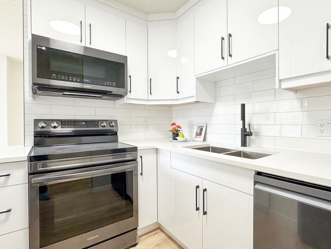 204 - 3970 Carrigan Crt, Condo with 2 bedrooms, 2 bathrooms and 1 parking in Burnaby BC | Image 11