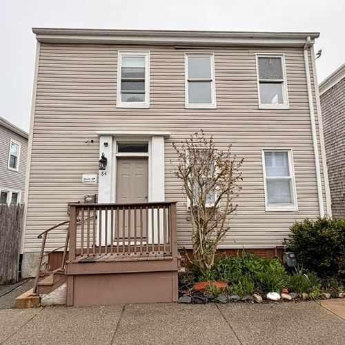 84 Walden St, New Bedford, MA, 02740-6551 | Card Image