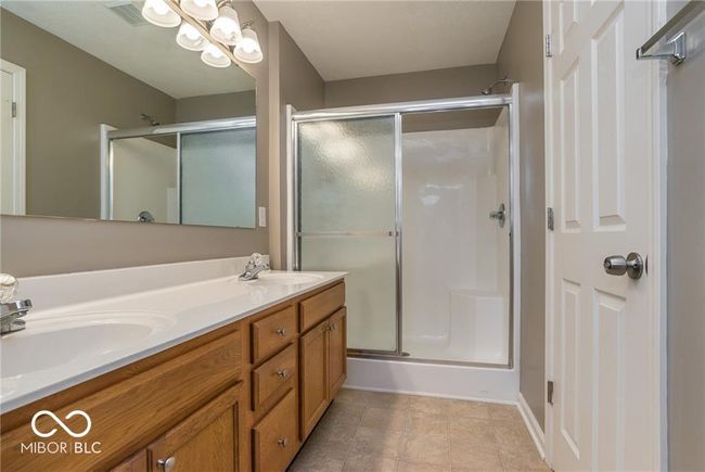 10910 Perry Pear Dr, Condo with 2 bedrooms, 3 bathrooms and null parking in Zionsville IN | Image 18