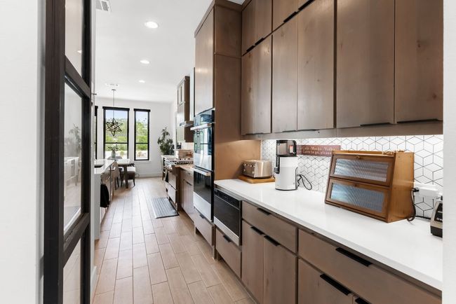 7612 Ecureil Dr, House other with 6 bedrooms, 4 bathrooms and 5 parking in Austin TX | Image 13