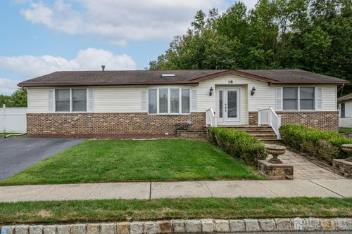 18 Parkview Way, Englishtown, NJ, 07726-3890 | Card Image