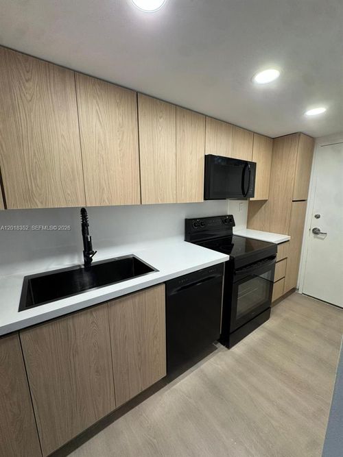 611-1200 West Ave, Miami Beach, FL, 33139-4315 | Card Image