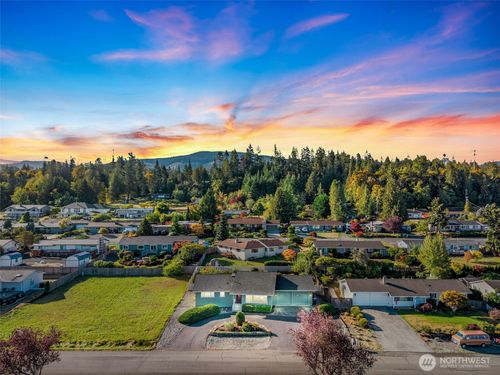 407 Norman St, Sequim, WA, 98382-3915 | Card Image