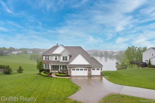 9869 Dartmouth Road Road, Independence Charter Township, MI, 48348 | Card Image