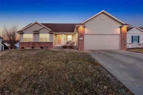 2975 Roseberry Ct, Marion, IA, 52302-6271 | Card Image