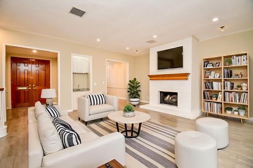 4 Bayou Pointe Dr, Houston, TX, 77063-1037 | Card Image