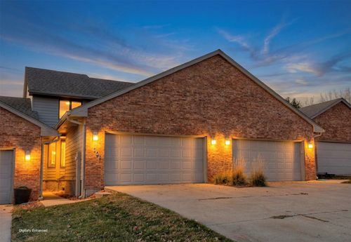 702 58th St, West Des Moines, IA, 50266-6003 | Card Image