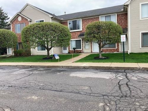 30783 Hidden Pines Ln, Roseville, MI, 48066-7308 | Card Image