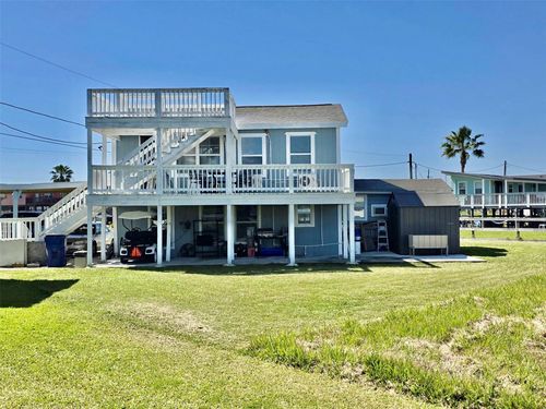 325 Texas St, Surfside Beach, TX, 77541-9162 | Card Image