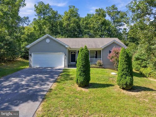 216 Executive Way, Hedgesville, WV, 25427-5770 | Card Image