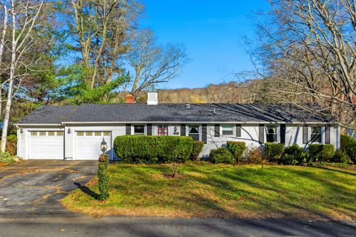 16 Cubles Dr, Niantic, CT, 06357-1410 | Card Image