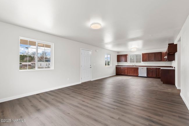 213 W First St029 | Image 9