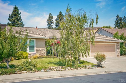 2432 Trevino Way, Fairfield, CA, 94534-7524 | Card Image