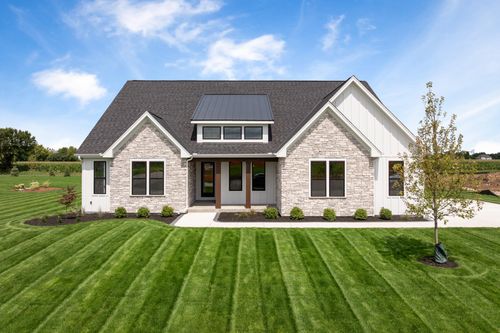 N63W35852 Frederick Dr, OCONOMOWOC, WI, 53066-6259 | Card Image