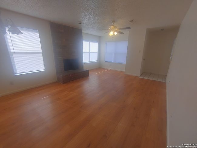 APT-2 - 6345 Queens Castle, Home with 1 bedrooms, 1 bathrooms and null parking in San Antonio TX | Image 8