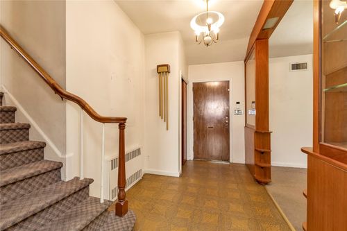 220 Union Tpke, Oakland Gardens, NY, 11364-3542 | Card Image