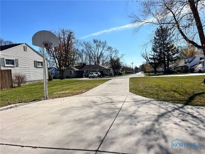 340 Lexington Avenue, House other with 3 bedrooms, 2 bathrooms and 2 parking in Findlay OH | Image 3