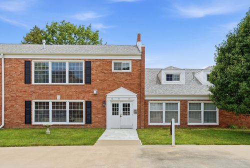 71-3215 E Locust Street, Davenport, IA, 52803 | Card Image