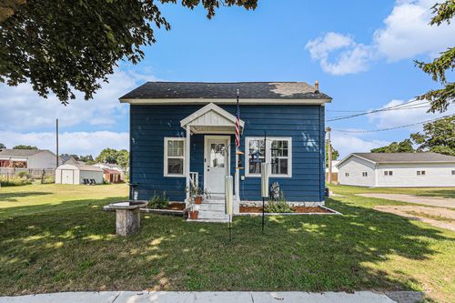 1015 Pearl St, Lakeview, MI, 48850-9163 | Card Image