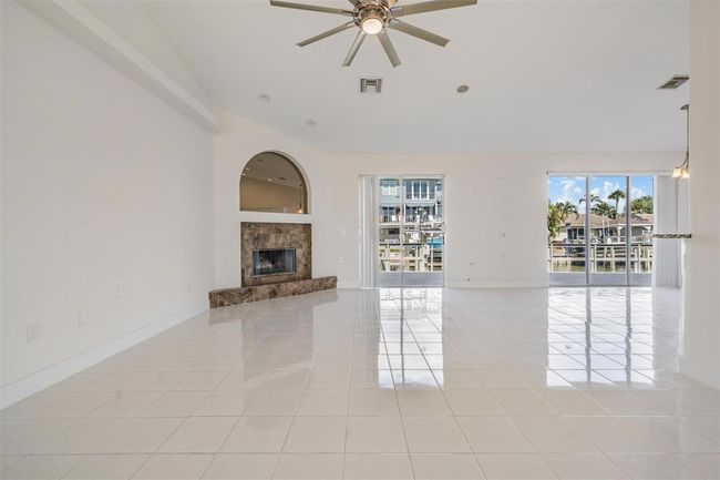 2127 Lagoon Dr, House other with 3 bedrooms, 2 bathrooms and null parking in DUNEDIN FL | Image 14