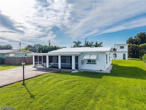 17 Victoria Dr, North Fort Myers, FL, 33917-4103 | Card Image