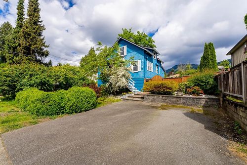 264 W Queens Road, North Vancouver, BC, V7N2K5 | Card Image