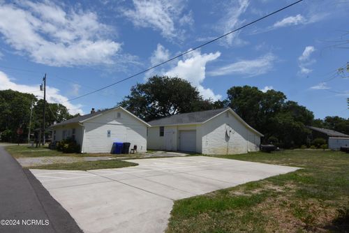 400 Fourth Street, Carolina Beach, NC, 28428 | Card Image