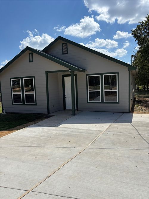 328 E Norway St, Walnut Springs, TX, 76690-4631 | Card Image