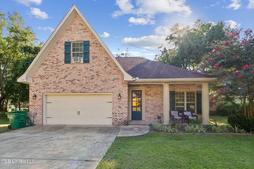 6529 Alakoko Dr, Diamondhead, MS, 39525-3492 | Card Image