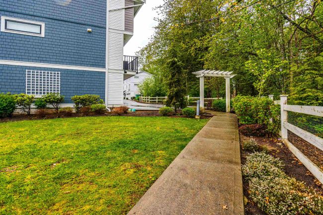 30 - 19299 64 Avenue, Townhouse with 2 bedrooms, 2 bathrooms and 2 parking in Surrey BC | Image 39