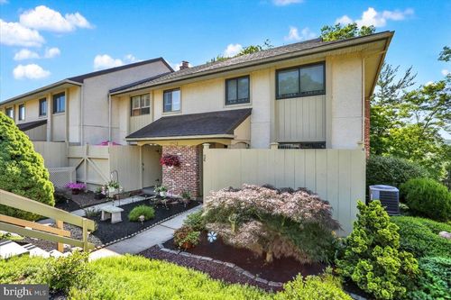 24 Pine Woods Ct, READING, PA, 19607-3360 | Card Image