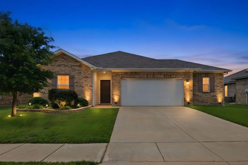 405 Willow Creek Dr, Glenn Heights, TX, 75154-5527 | Card Image