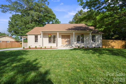 6100 Ashcrest Dr, Charlotte, NC, 28217-4008 | Card Image