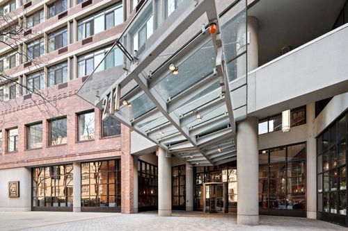 2915-211 E Ohio St, Chicago, IL, 60611-3271 | Card Image